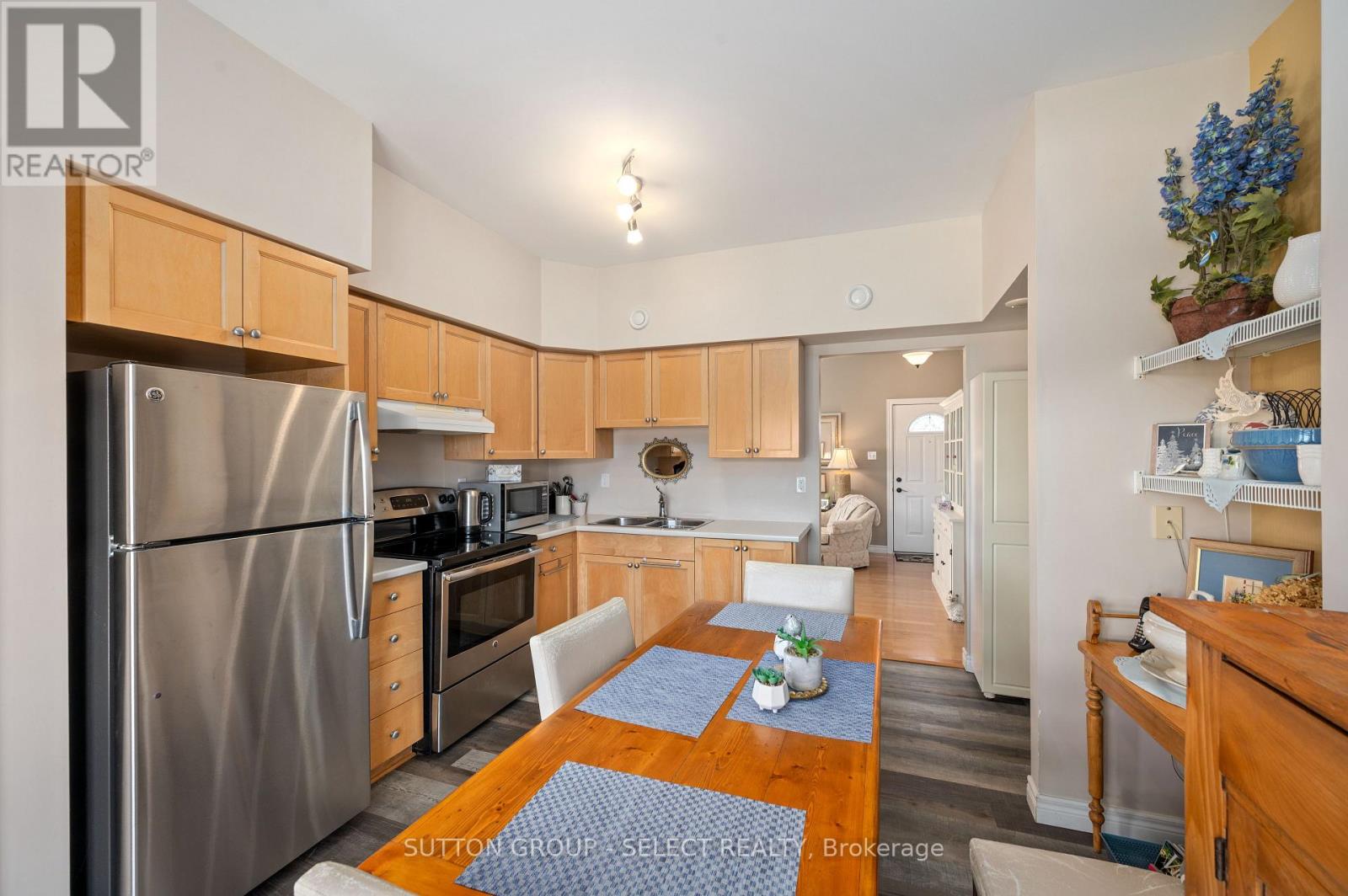 32 Robin Street, North Middlesex, Ontario  N0M 1A0 - Photo 13 - X12934040