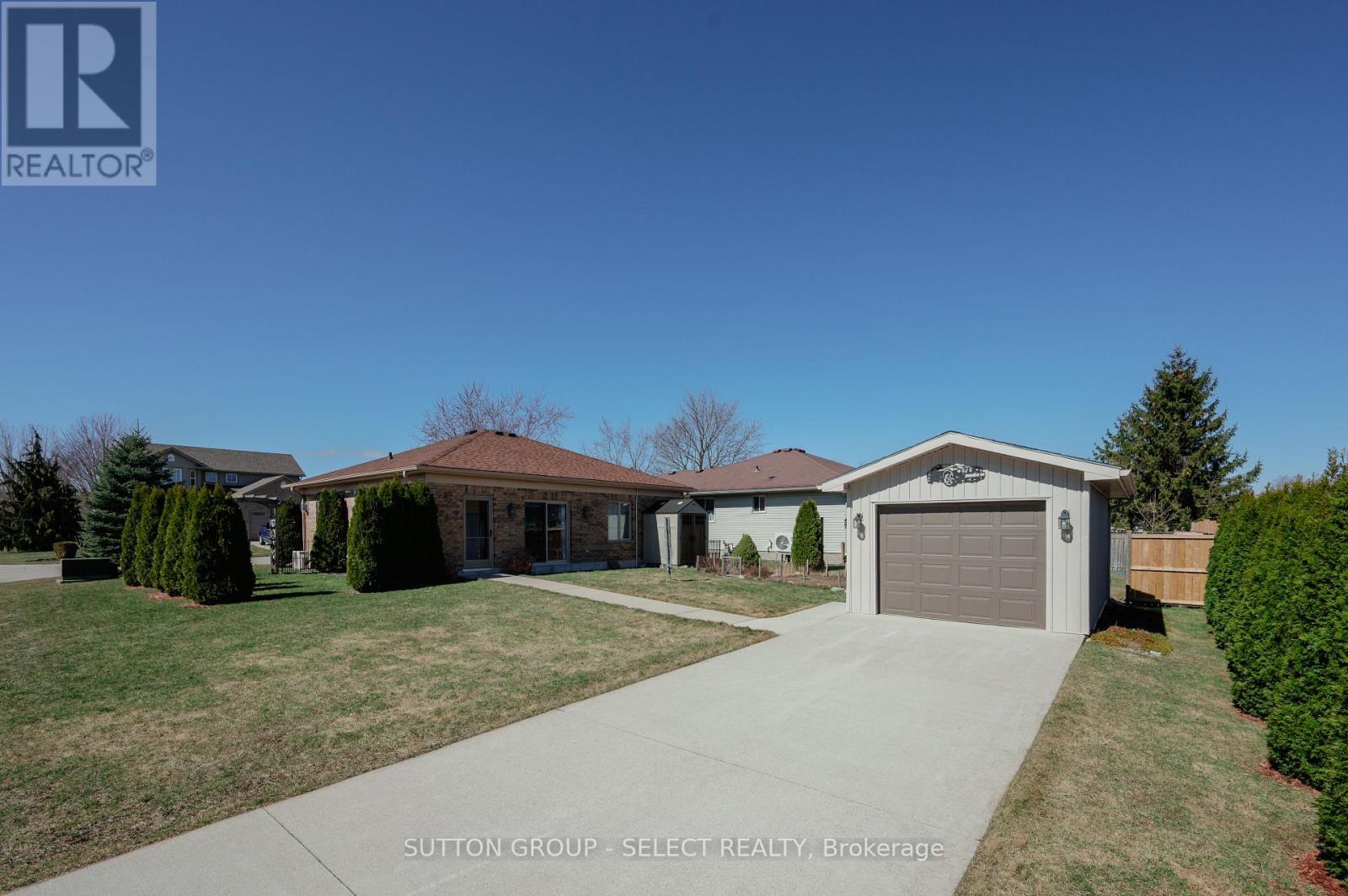 32 Robin Street, North Middlesex, Ontario  N0M 1A0 - Photo 17 - X12934040