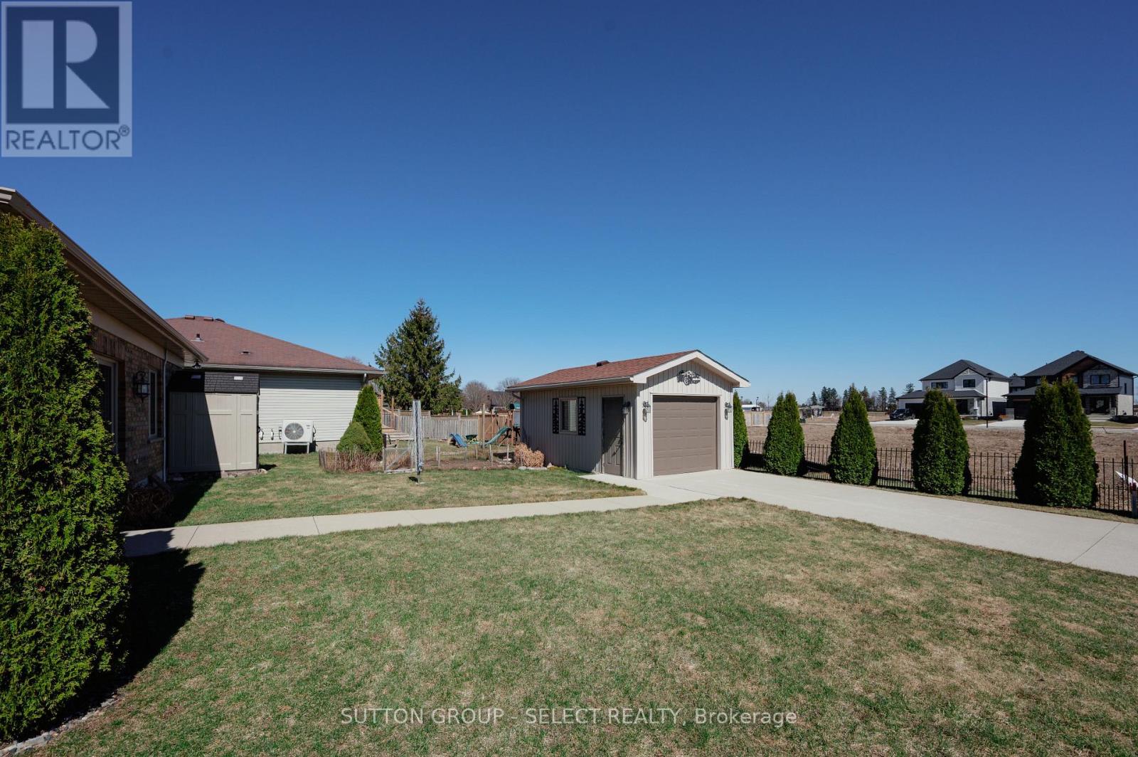 32 Robin Street, North Middlesex, Ontario  N0M 1A0 - Photo 19 - X12934040