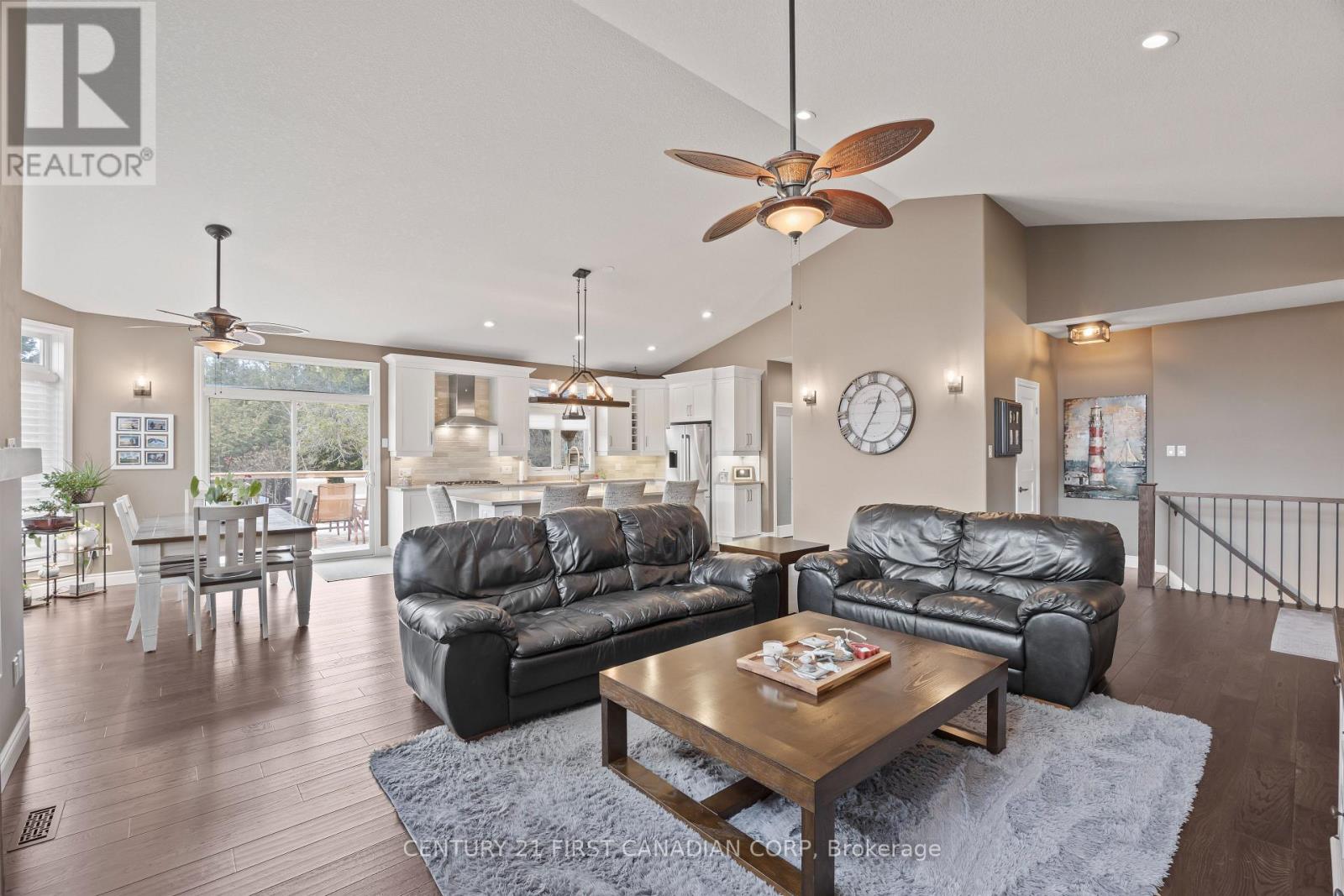 10159 Meadowlilly Crescent, Lambton Shores, Ontario  N0M 1T0 - Photo 11 - X12934062