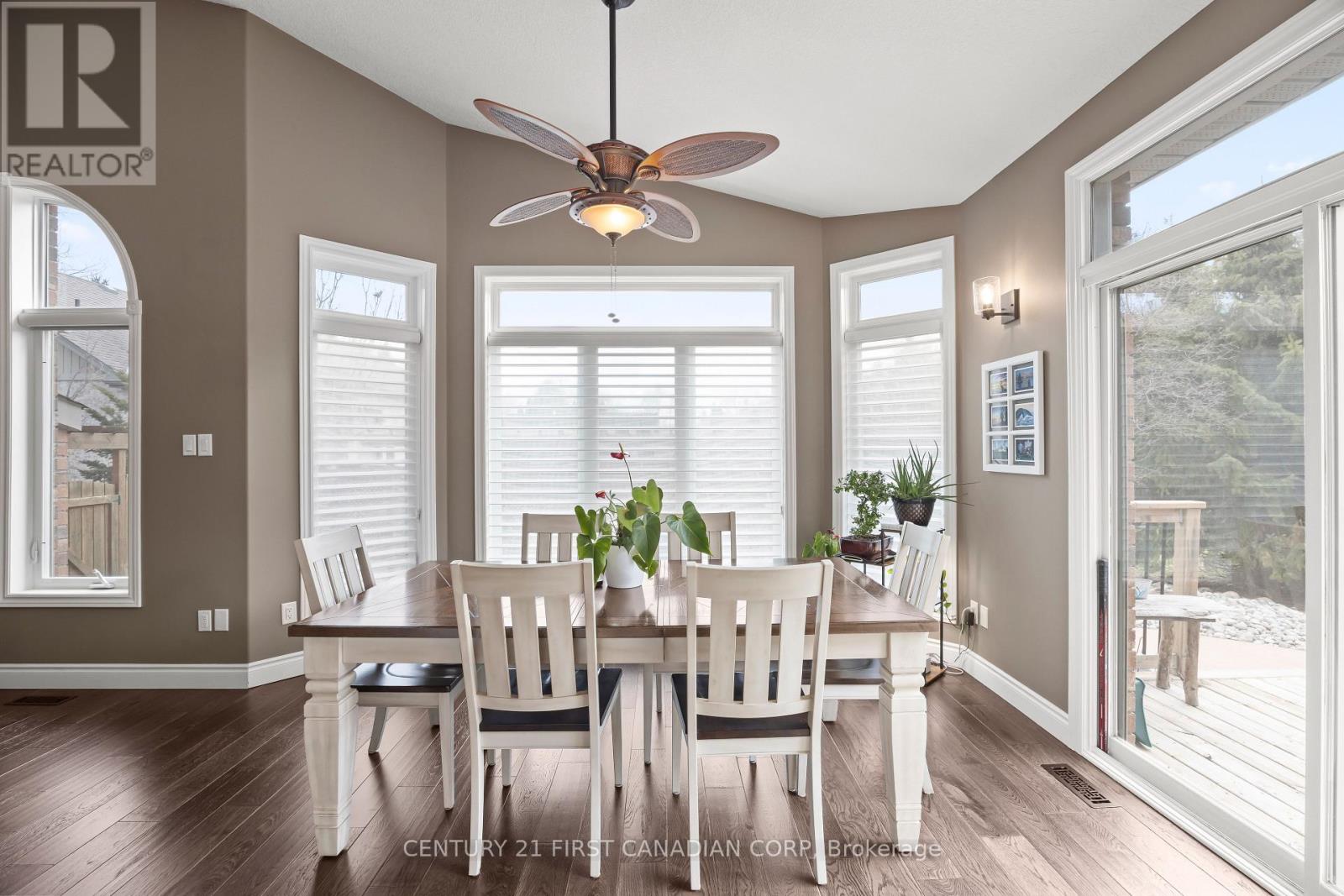 10159 Meadowlilly Crescent, Lambton Shores, Ontario  N0M 1T0 - Photo 17 - X12934062