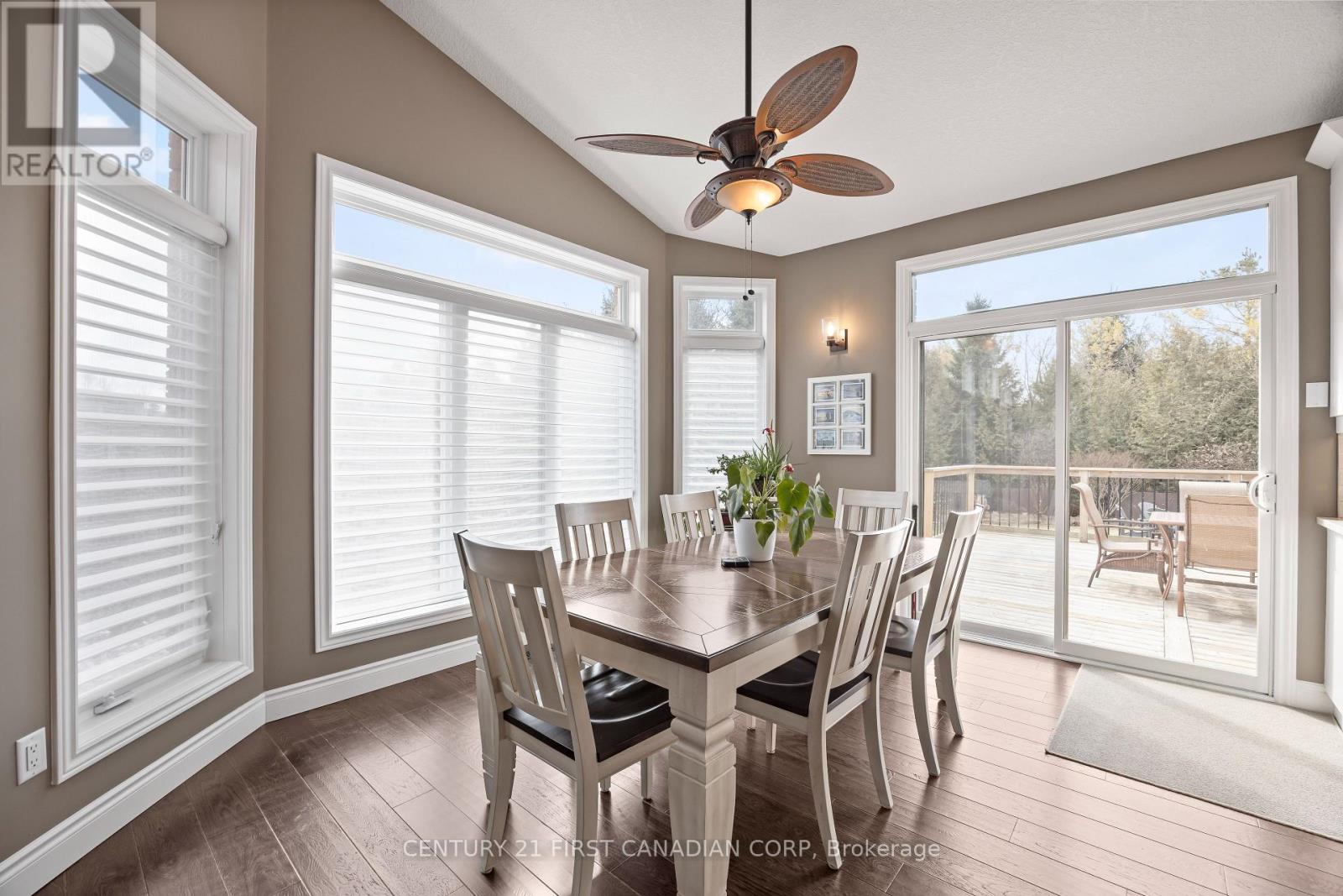 10159 Meadowlilly Crescent, Lambton Shores, Ontario  N0M 1T0 - Photo 18 - X12934062