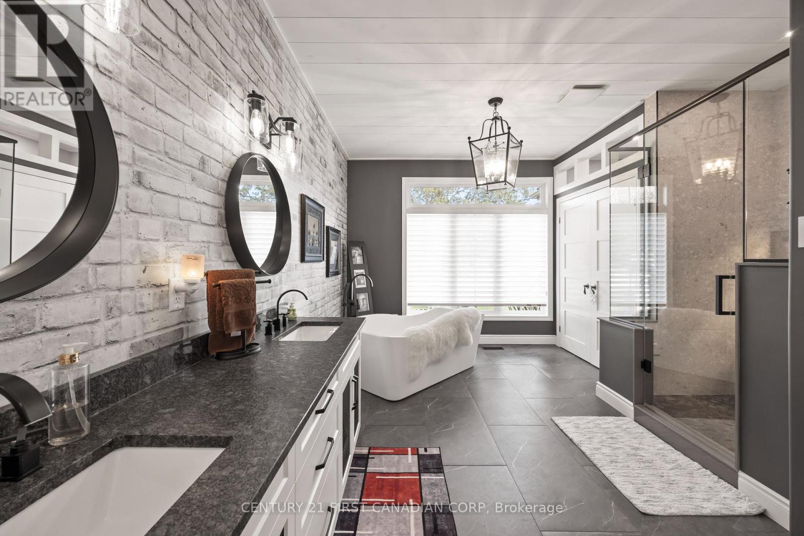 10159 Meadowlilly Crescent, Lambton Shores, Ontario  N0M 1T0 - Photo 23 - X12934062