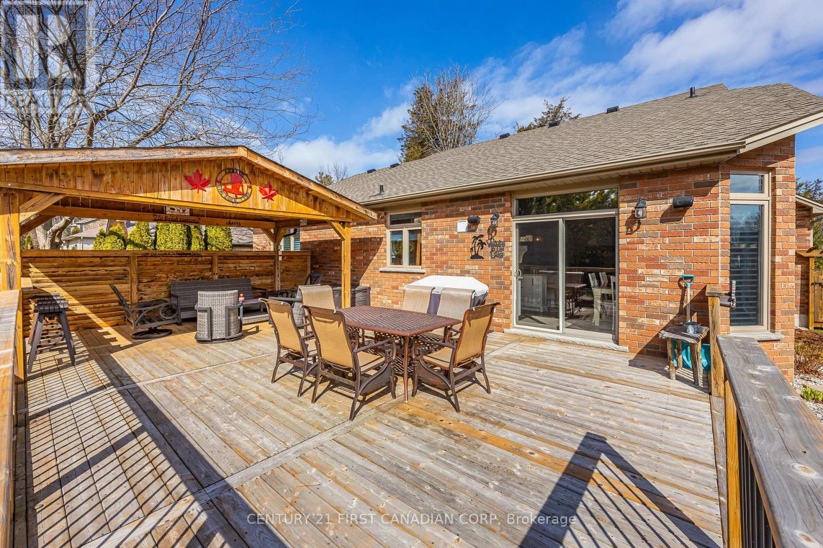 10159 Meadowlilly Crescent, Lambton Shores, Ontario  N0M 1T0 - Photo 39 - X12934062