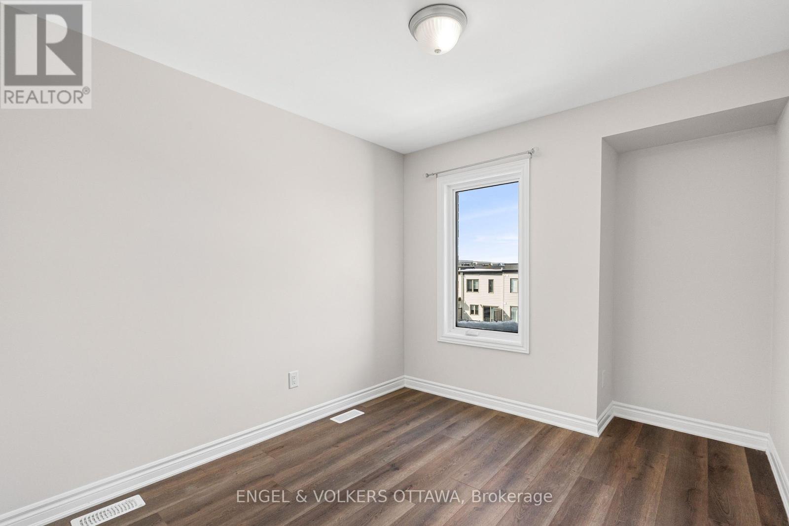 571 Ozawa Private, Ottawa, Ontario  K1K 4Z9 - Photo 27 - X12934032