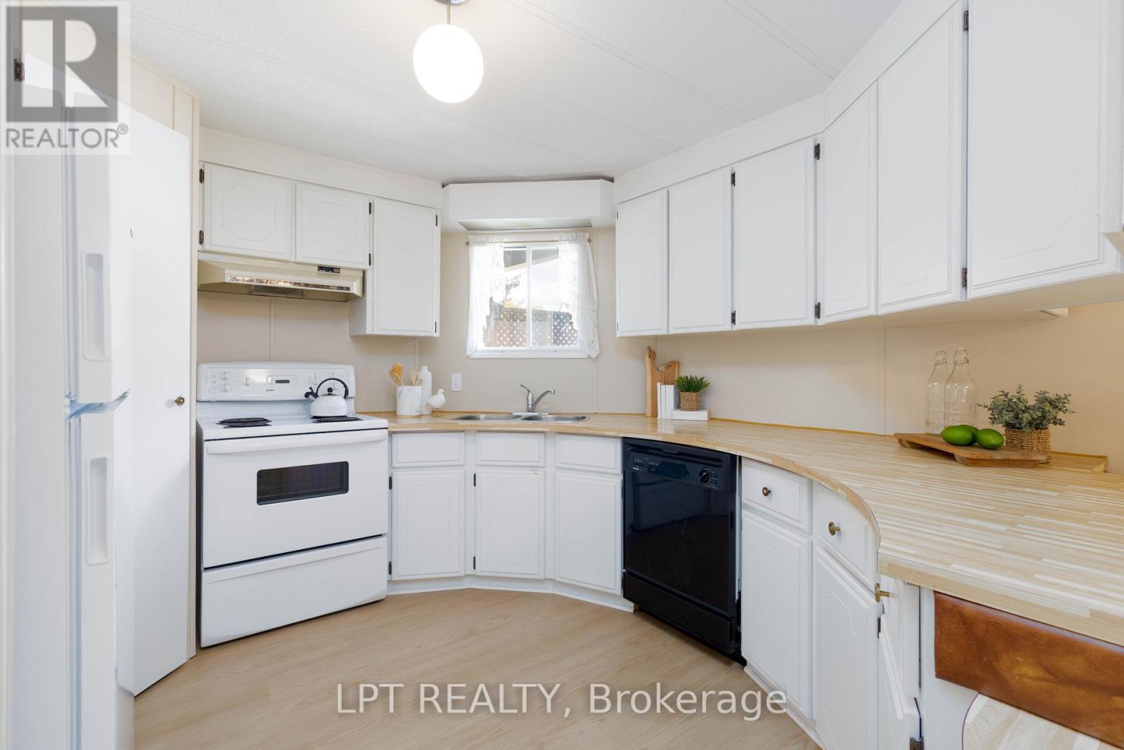 11 Geneva Court, Georgina (Sutton & Jackson's Point), Ontario  L0E 1R0 - Photo 10 - N12698512