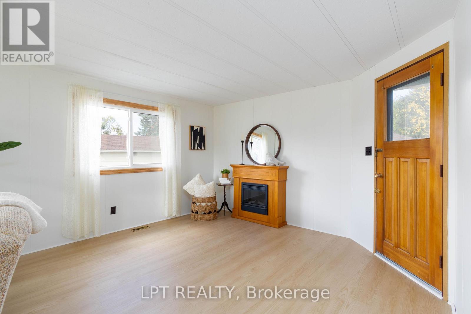 11 Geneva Court, Georgina (Sutton & Jackson's Point), Ontario  L0E 1R0 - Photo 8 - N12698512