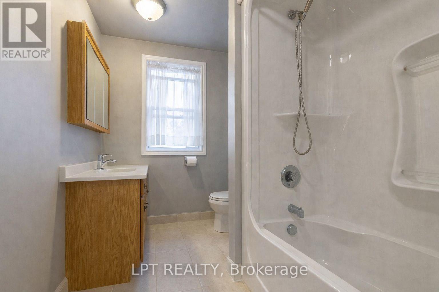 342 Linwood Avenue, Orillia, Ontario  L3V 2X1 - Photo 9 - S12902444