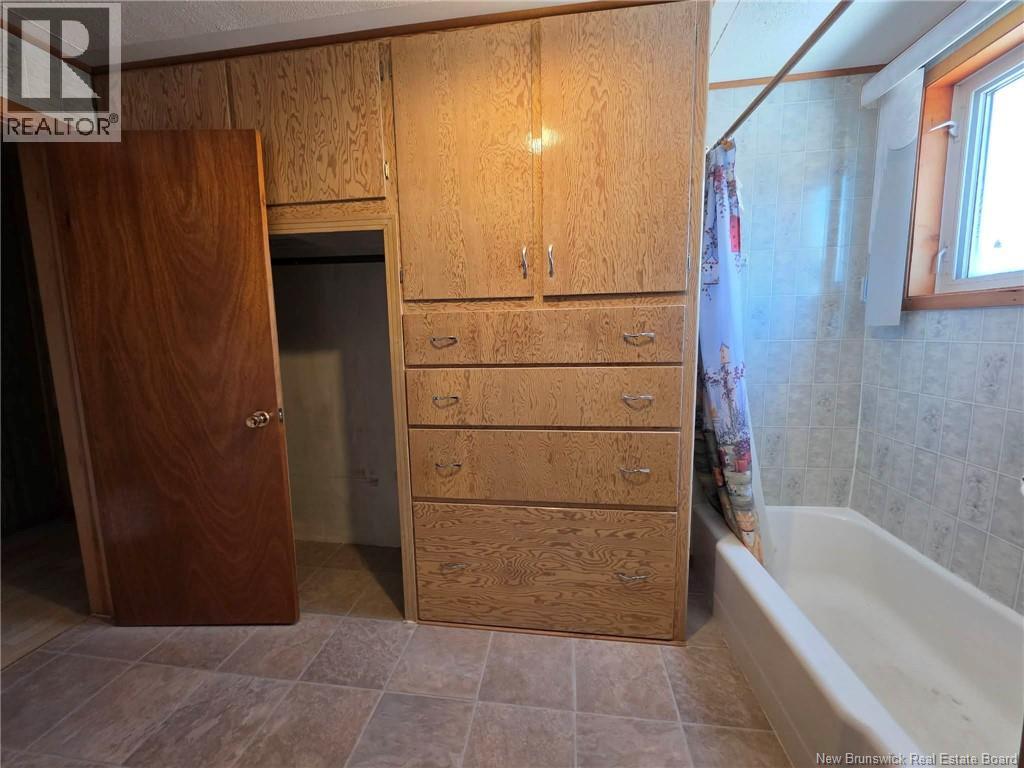 20 Roulston Avenue, Plaster Rock, New Brunswick  E7G 2R2 - Photo 27 - NB136041