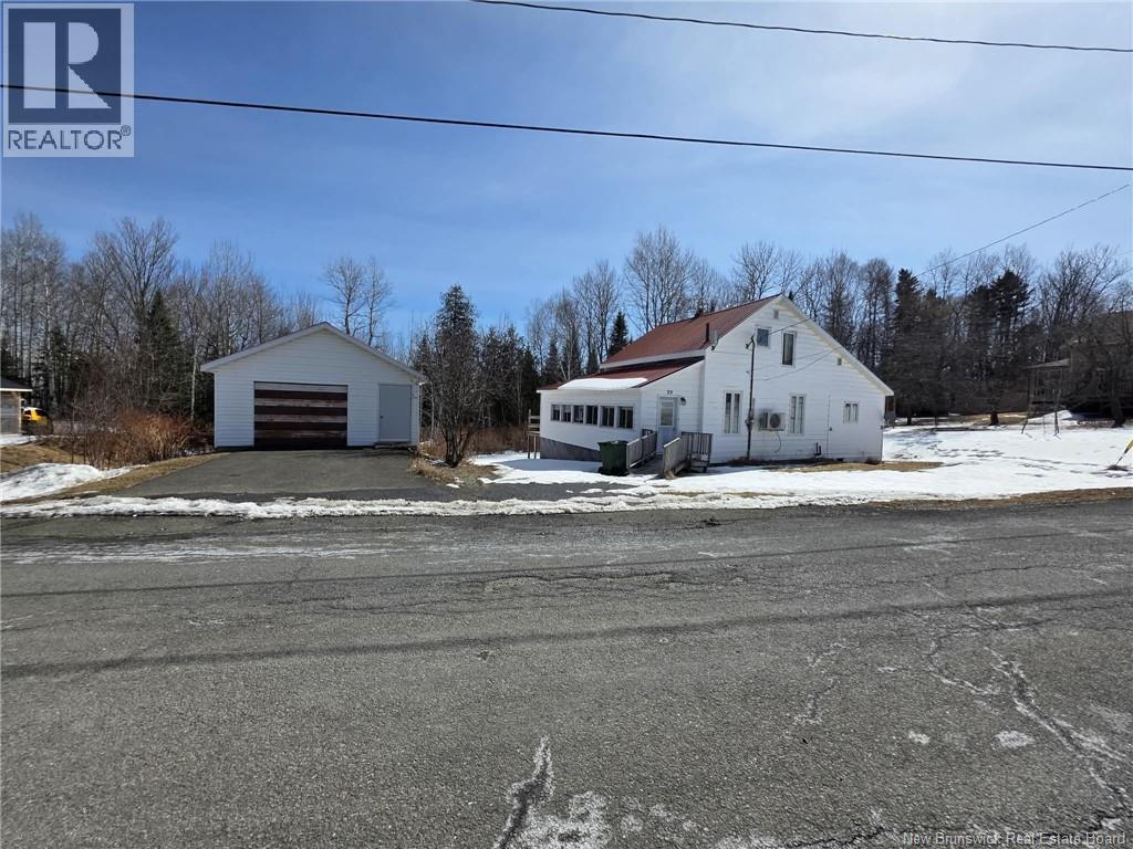 20 Roulston Avenue, Plaster Rock, New Brunswick  E7G 2R2 - Photo 3 - NB136041