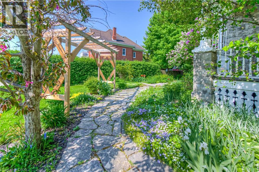 333 Barber Avenue N, Listowel, Ontario  N4W 1R8 - Photo 3 - 40795200