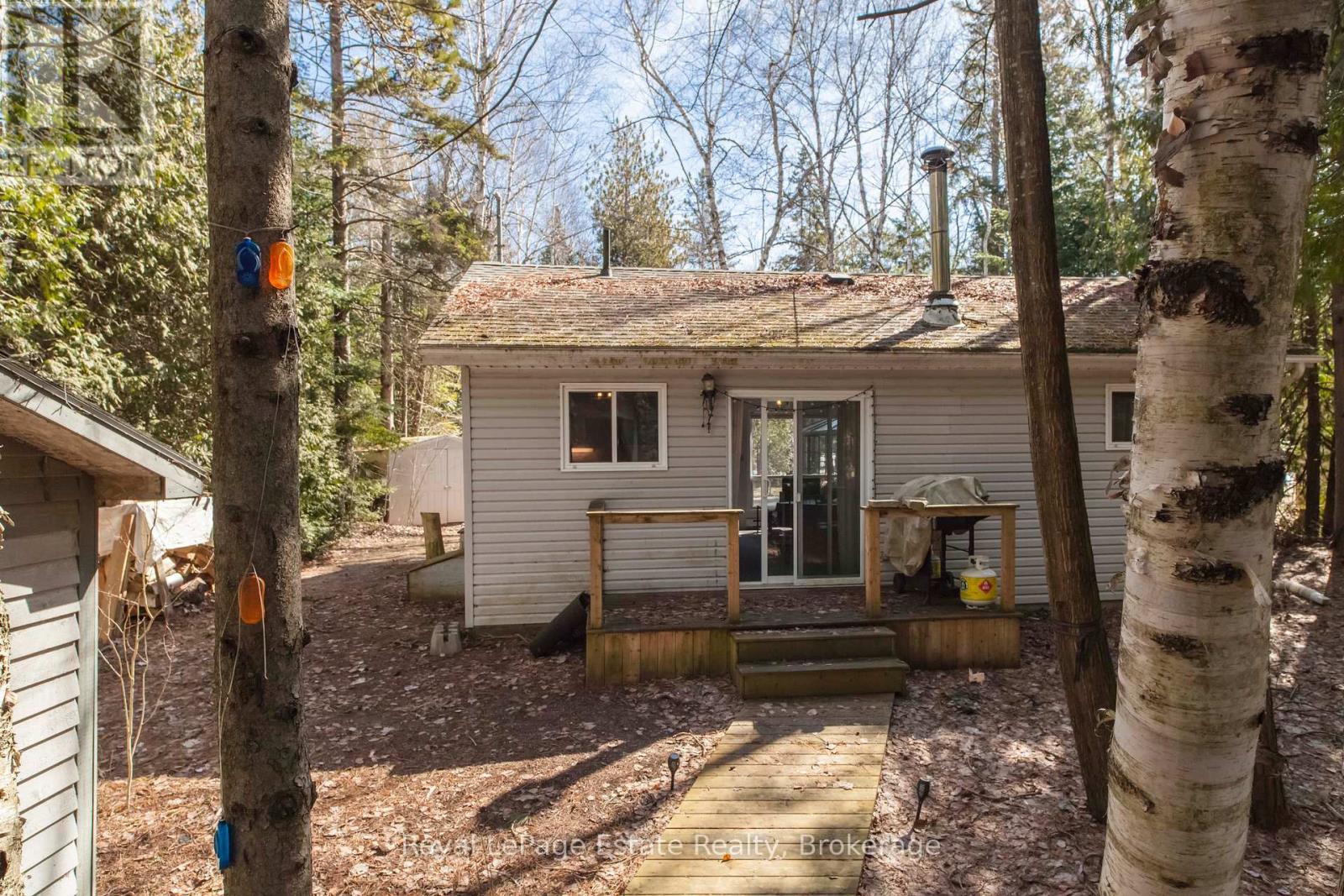 49 Thompson Avenue, Native Leased Lands, Ontario  N0H 2G0 - Photo 30 - X12933980