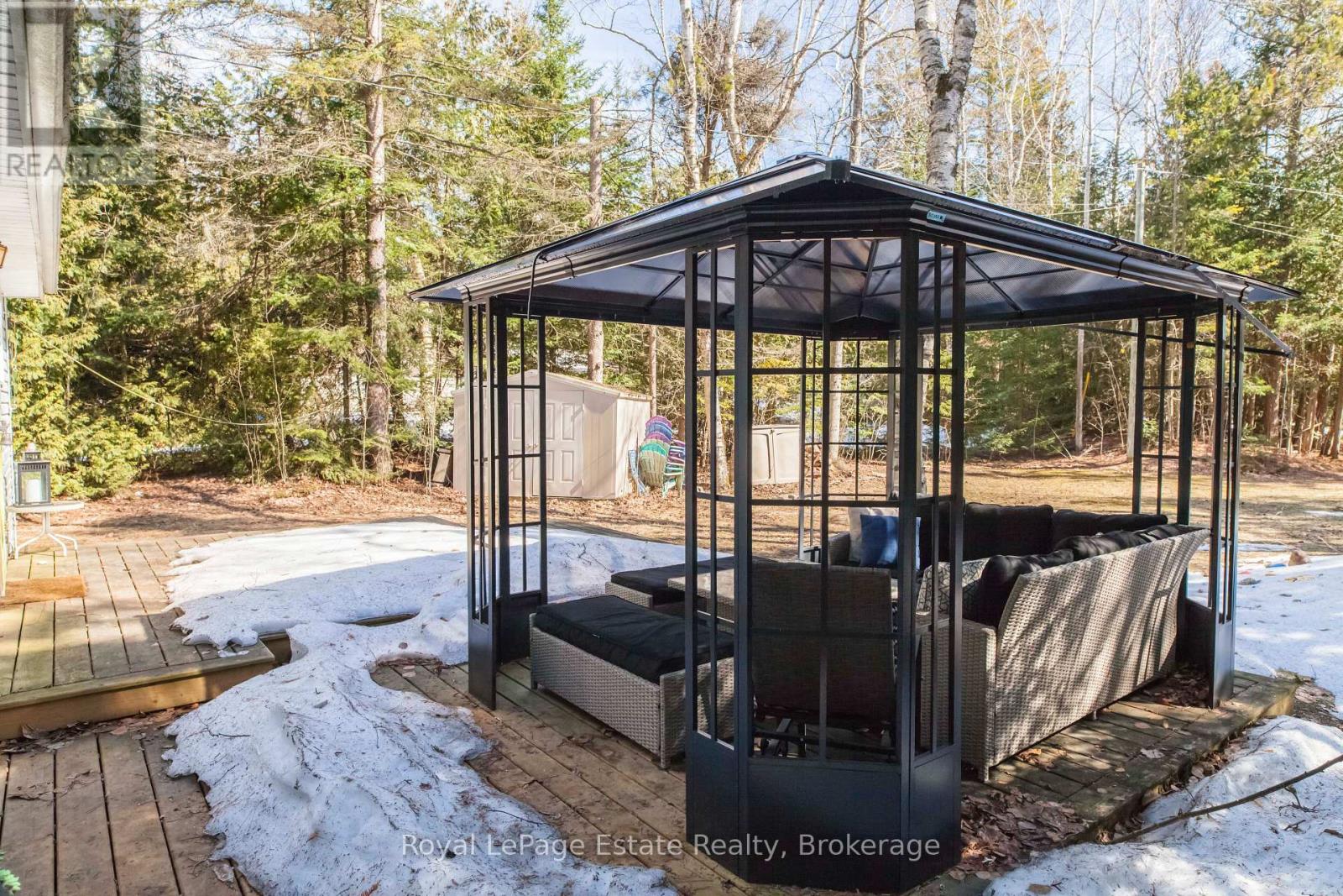 49 Thompson Avenue, Native Leased Lands, Ontario  N0H 2G0 - Photo 32 - X12933980