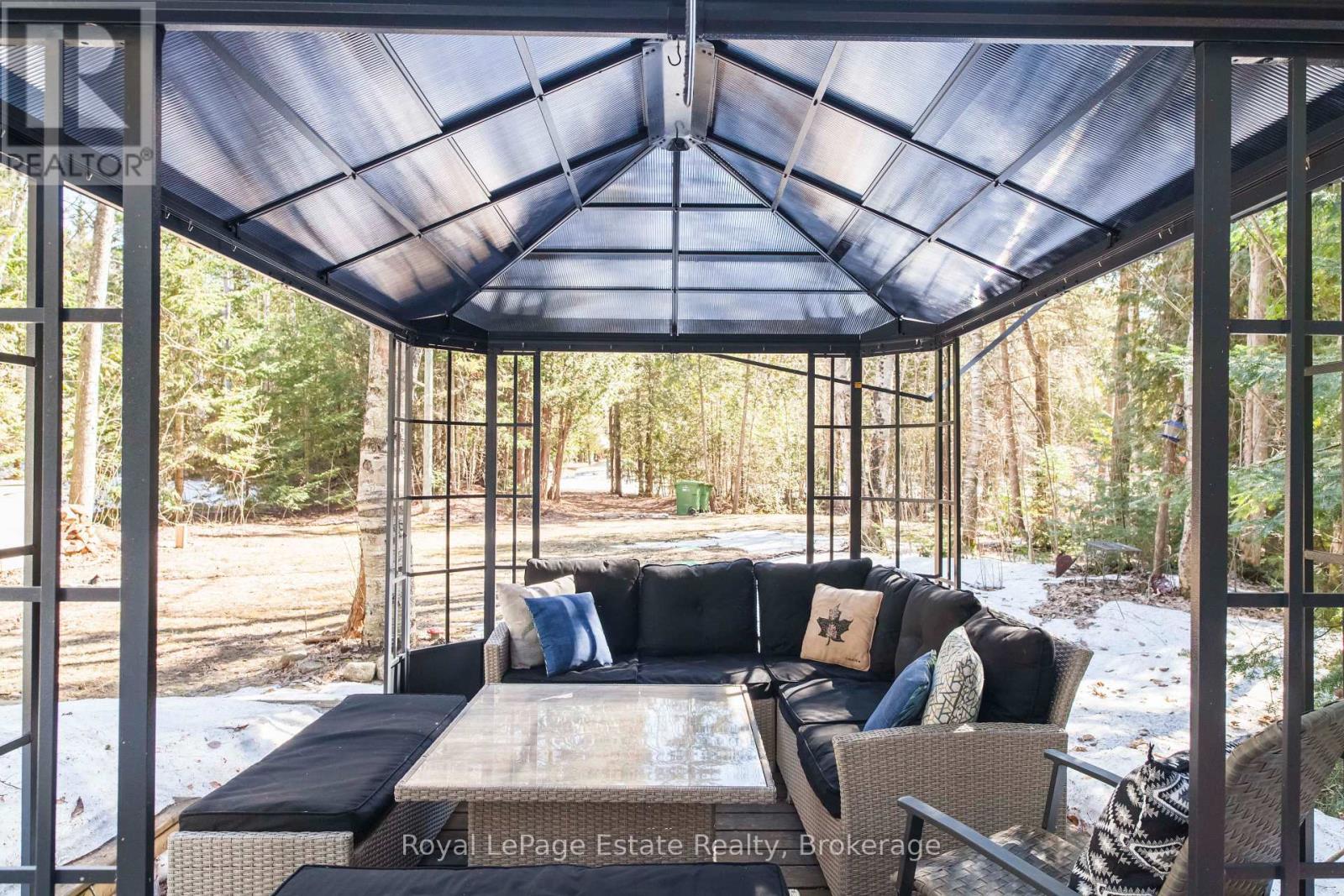 49 Thompson Avenue, Native Leased Lands, Ontario  N0H 2G0 - Photo 33 - X12933980