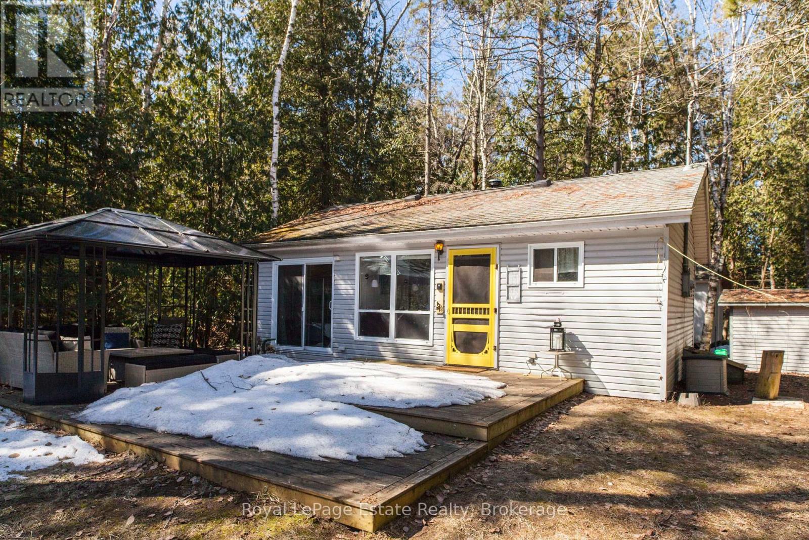 49 Thompson Avenue, Native Leased Lands, Ontario  N0H 2G0 - Photo 6 - X12933980