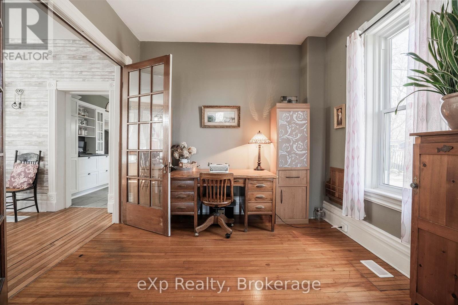 352 Berford Street, South Bruce Peninsula, Ontario N0H 2T0 - Photo 11 - X12934008