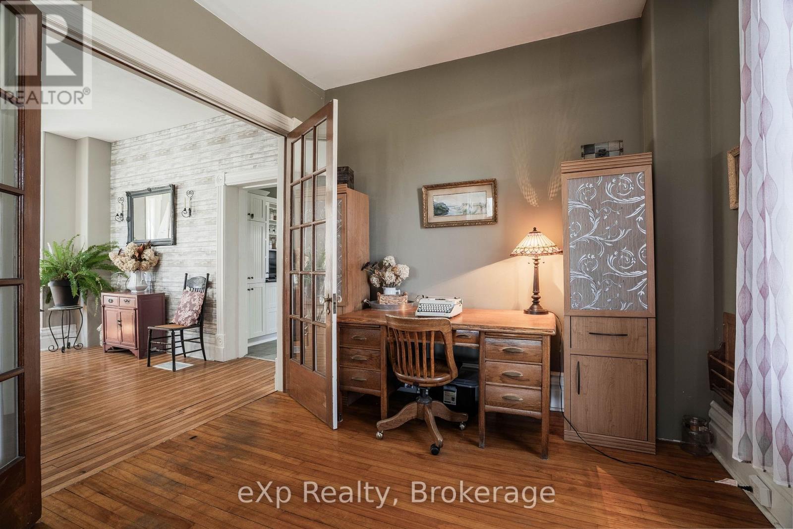 352 Berford Street, South Bruce Peninsula, Ontario N0H 2T0 - Photo 12 - X12934008