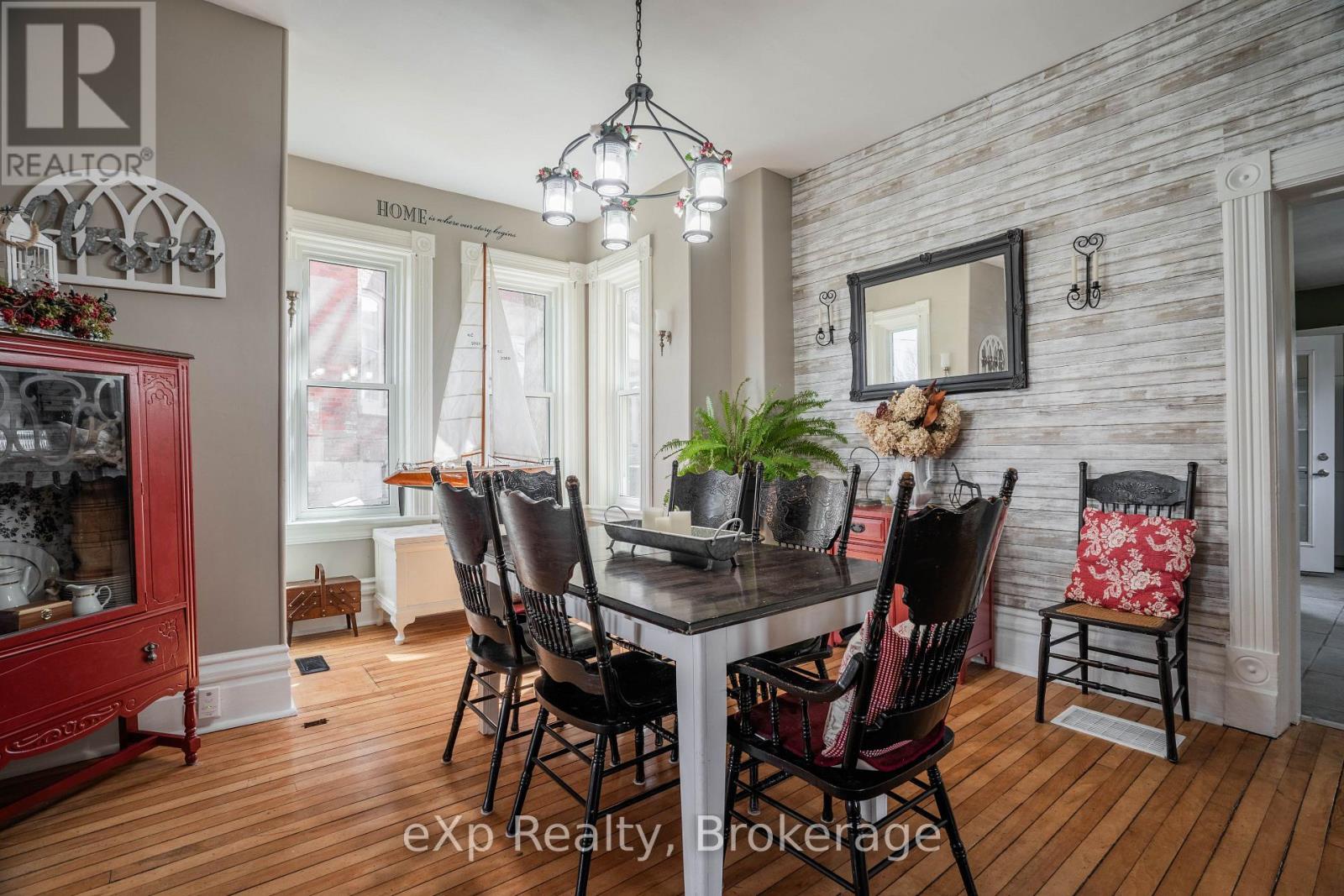 352 Berford Street, South Bruce Peninsula, Ontario N0H 2T0 - Photo 16 - X12934008