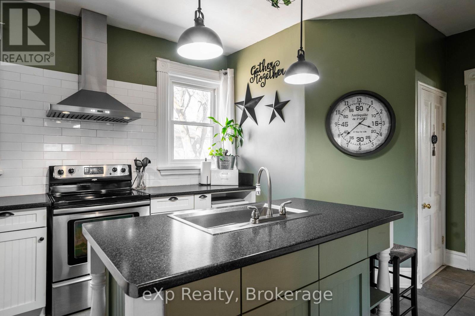 352 Berford Street, South Bruce Peninsula, Ontario N0H 2T0 - Photo 21 - X12934008