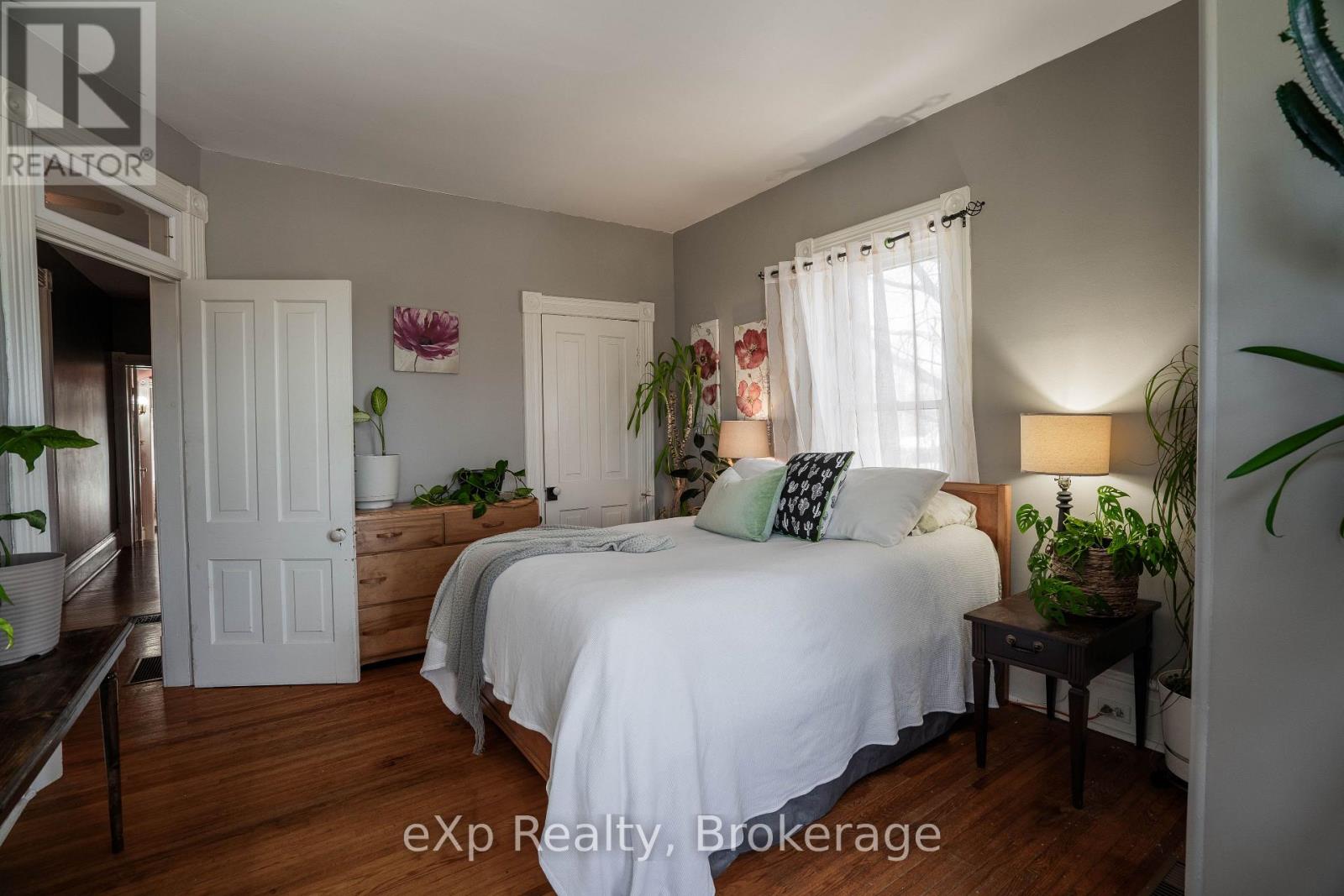 352 Berford Street, South Bruce Peninsula, Ontario N0H 2T0 - Photo 25 - X12934008