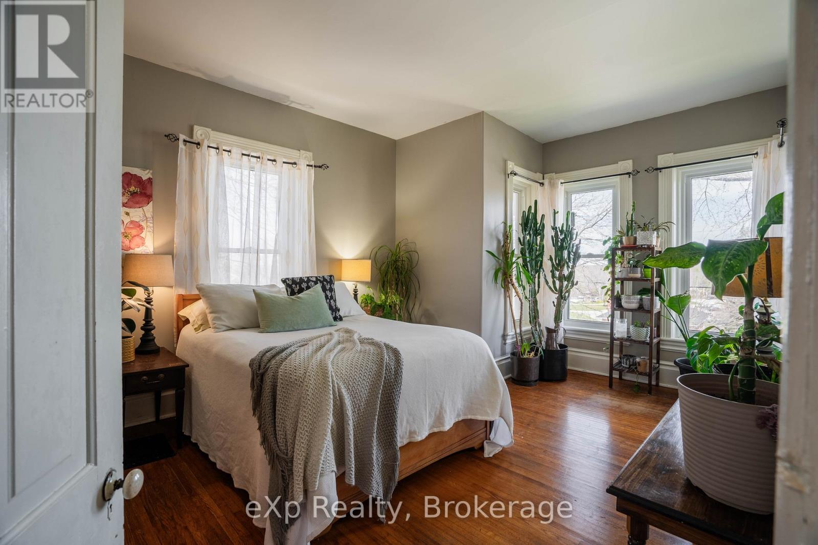 352 Berford Street, South Bruce Peninsula, Ontario N0H 2T0 - Photo 26 - X12934008