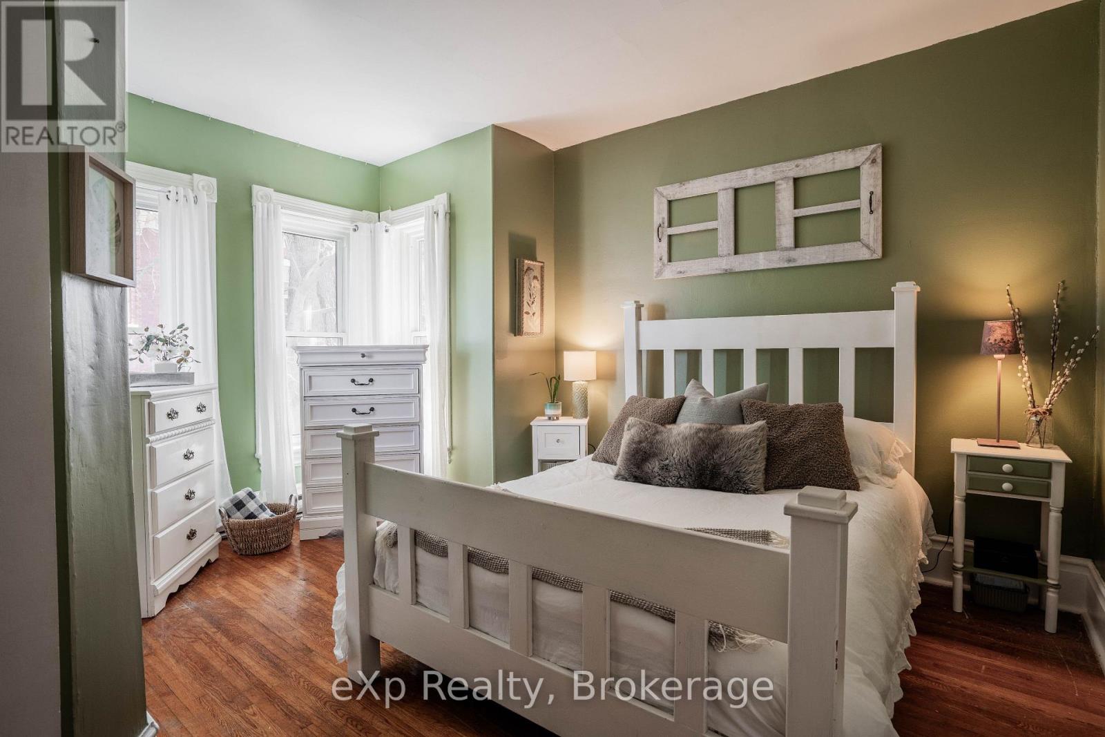 352 Berford Street, South Bruce Peninsula, Ontario N0H 2T0 - Photo 31 - X12934008