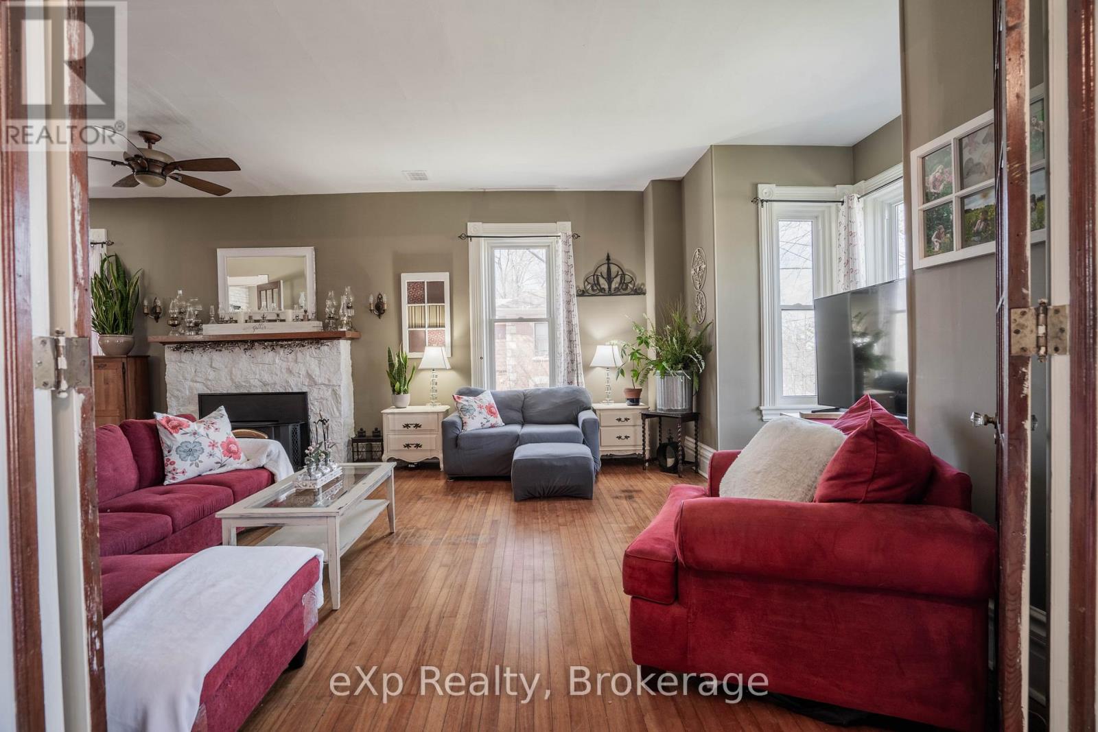 352 Berford Street, South Bruce Peninsula, Ontario N0H 2T0 - Photo 6 - X12934008