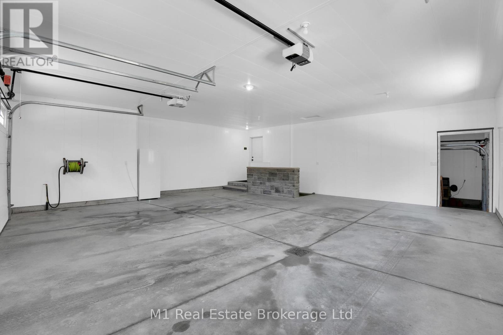 6572 12 Line, Minto, Ontario N0G 1Z0 - Photo 34 - X12934014