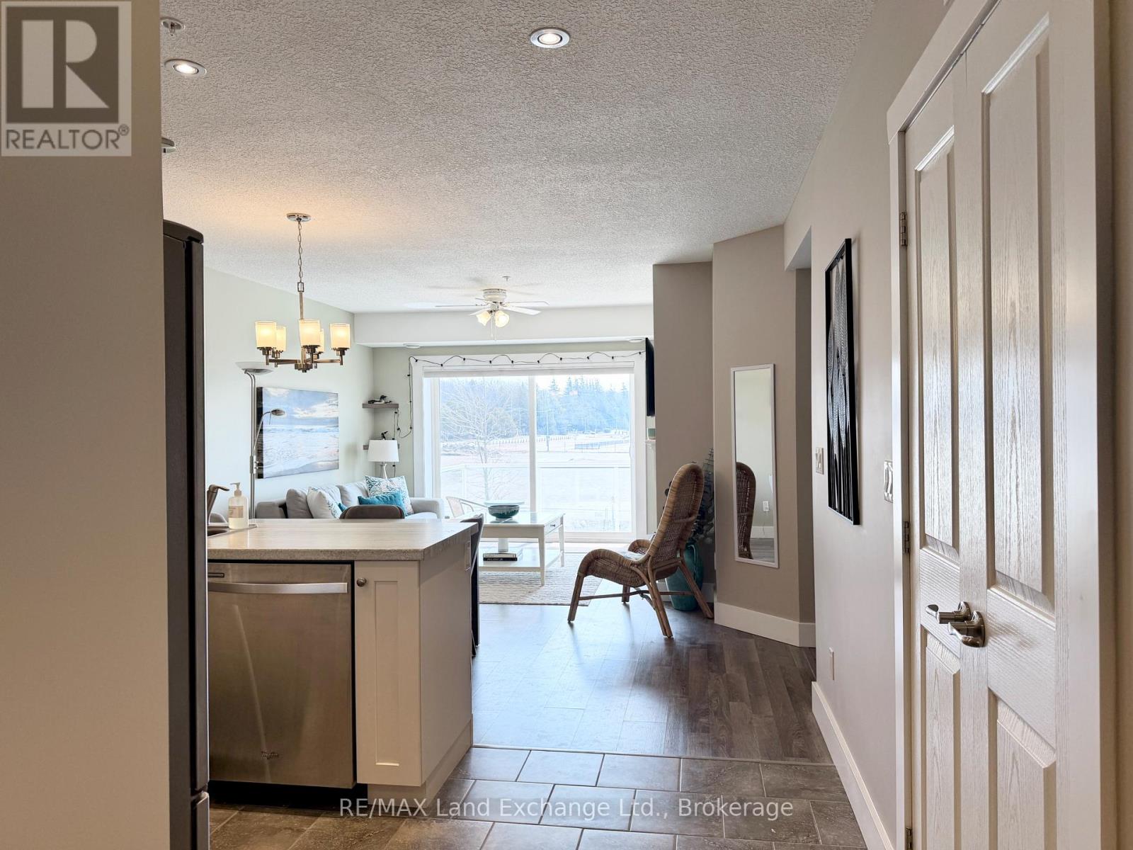 203 - 137 Elgin Street, Saugeen Shores, Ontario  N0H 2C6 - Photo 14 - X12934044