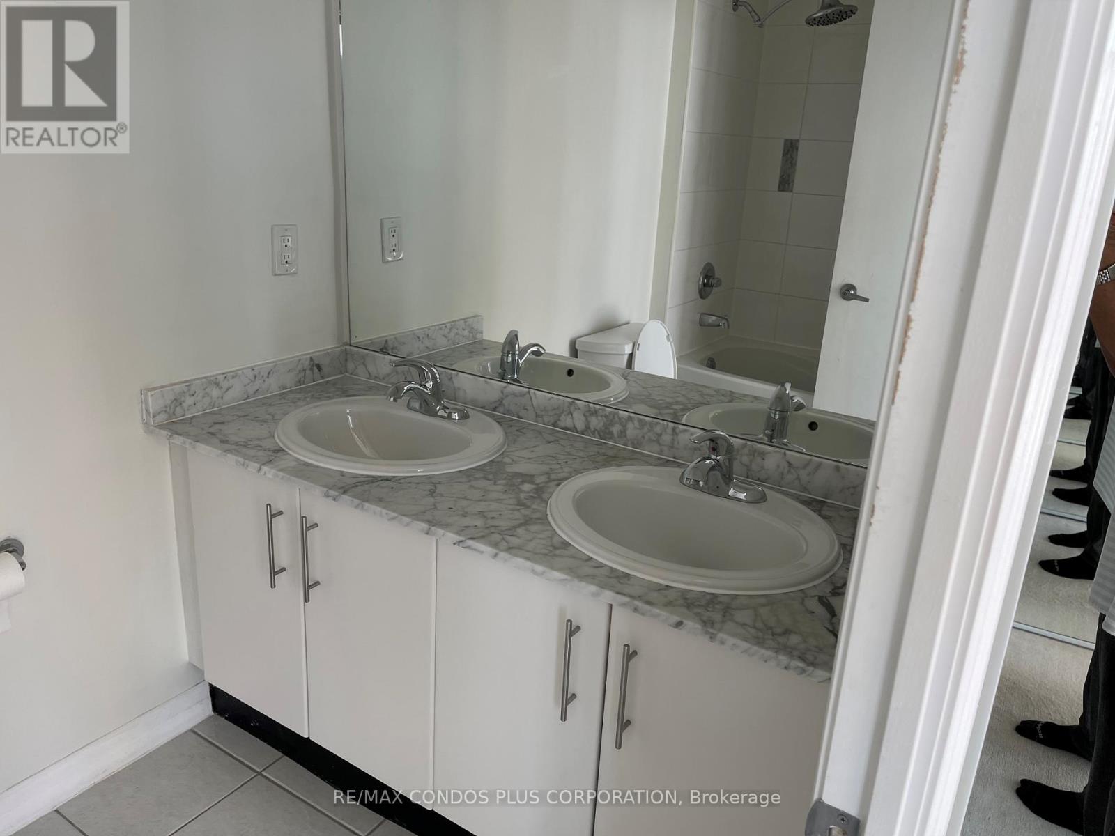 3509 - 16 Yonge Street, Toronto, Ontario  M5E 1R4 - Photo 9 - C12933984