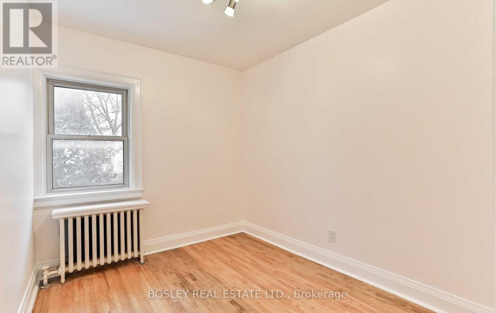 15 Rolph Road, Toronto, Ontario  M4G 3M5 - Photo 15 - C12934020