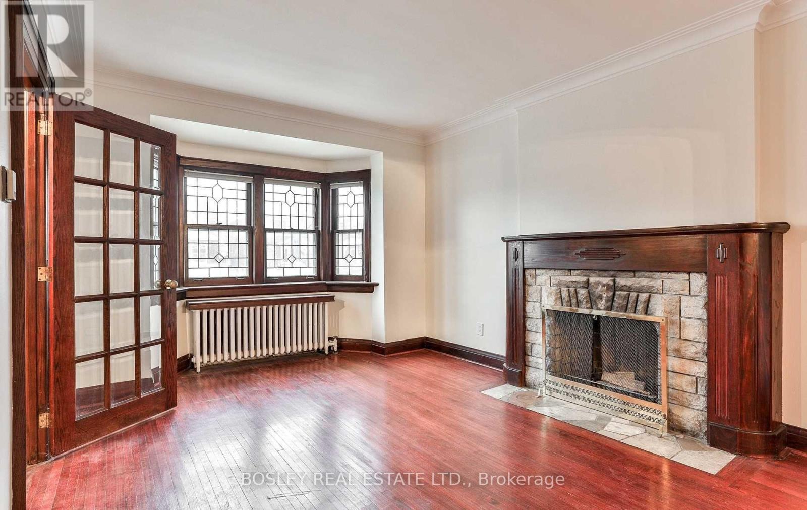 15 Rolph Road, Toronto, Ontario  M4G 3M5 - Photo 2 - C12934020