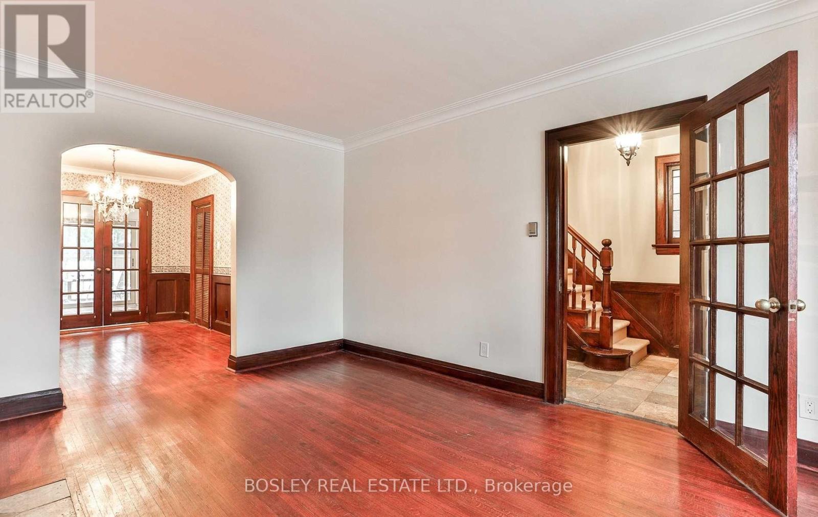 15 Rolph Road, Toronto, Ontario  M4G 3M5 - Photo 3 - C12934020