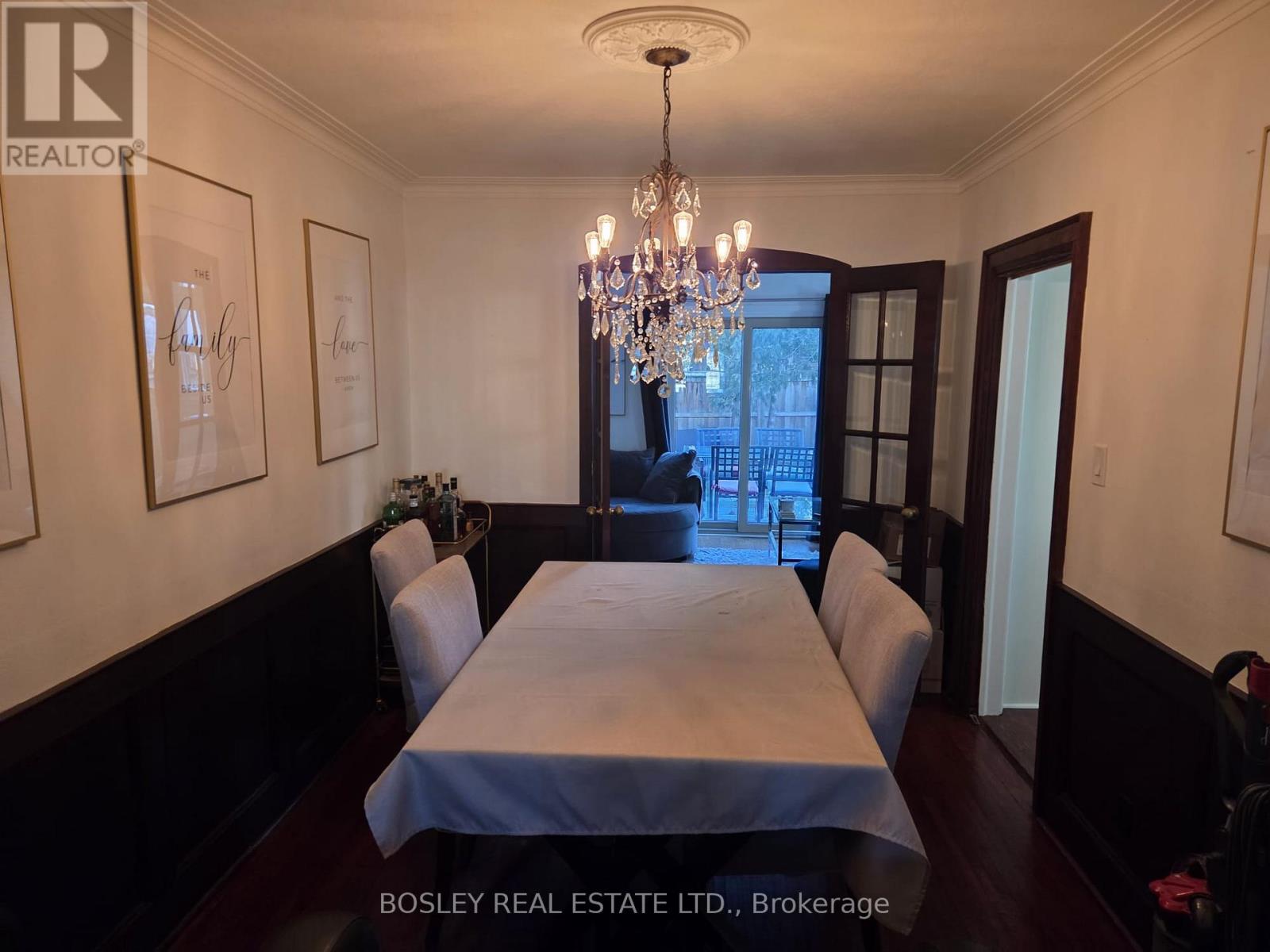 15 Rolph Road, Toronto, Ontario  M4G 3M5 - Photo 4 - C12934020