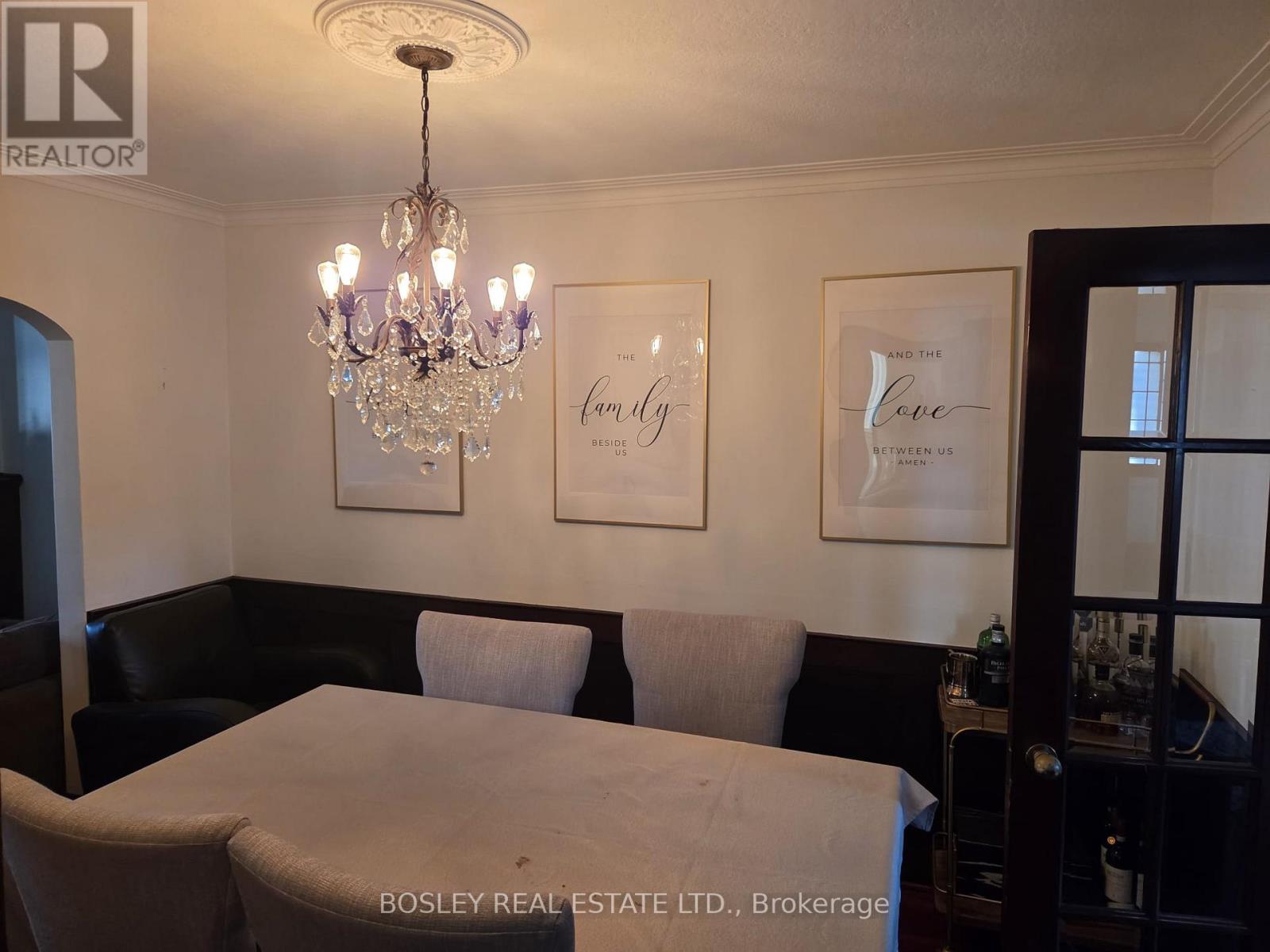 15 Rolph Road, Toronto, Ontario  M4G 3M5 - Photo 5 - C12934020