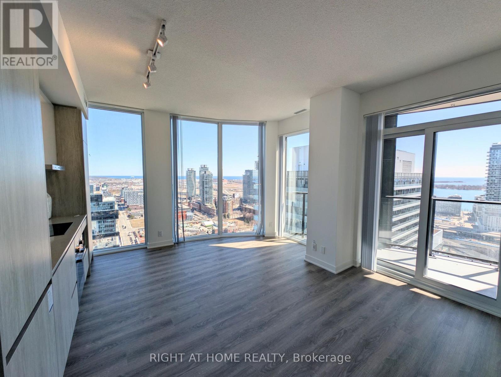 3606 - 180 Front Street SE, Toronto, Ontario  M5A 0A9 - Photo 2 - C12934056