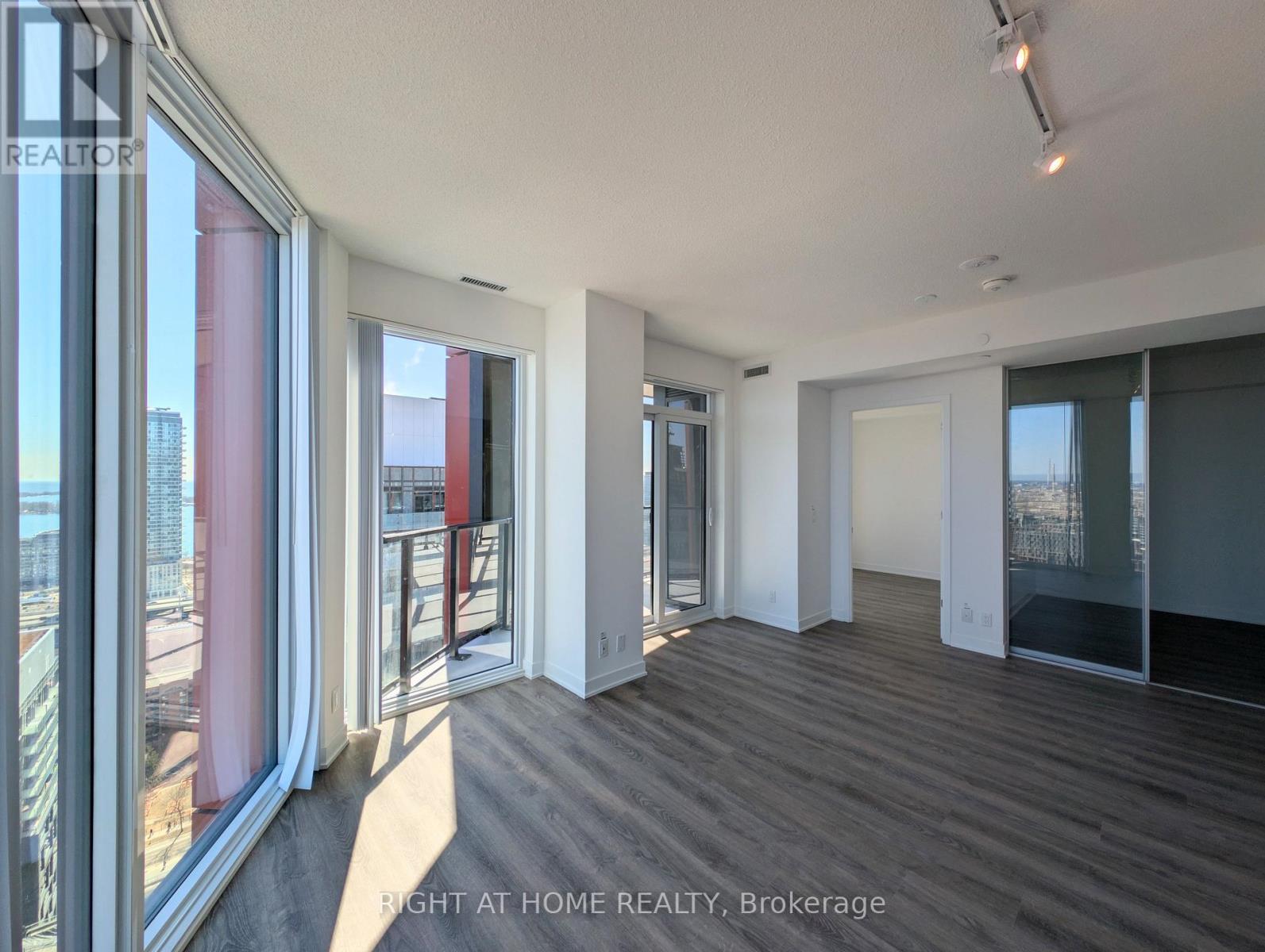 3606 - 180 Front Street SE, Toronto, Ontario  M5A 0A9 - Photo 4 - C12934056