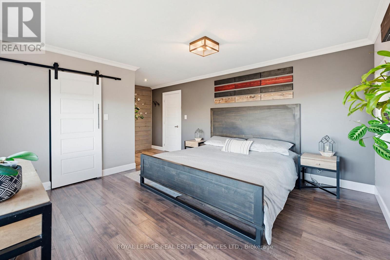 18 Cherry Street, Halton Hills, Ontario  L7G 3J8 - Photo 14 - W12933612