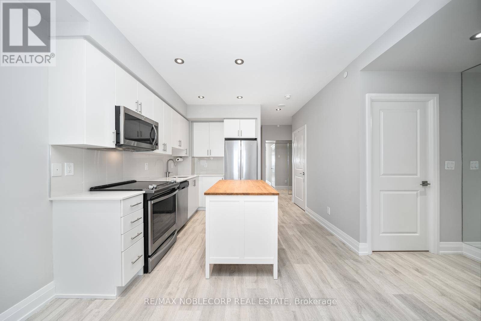 1706 - 3700 Highway 7 Road, Vaughan (Vaughan Corporate Centre), Ontario  L4L 1A6 - Photo 13 - N12934012