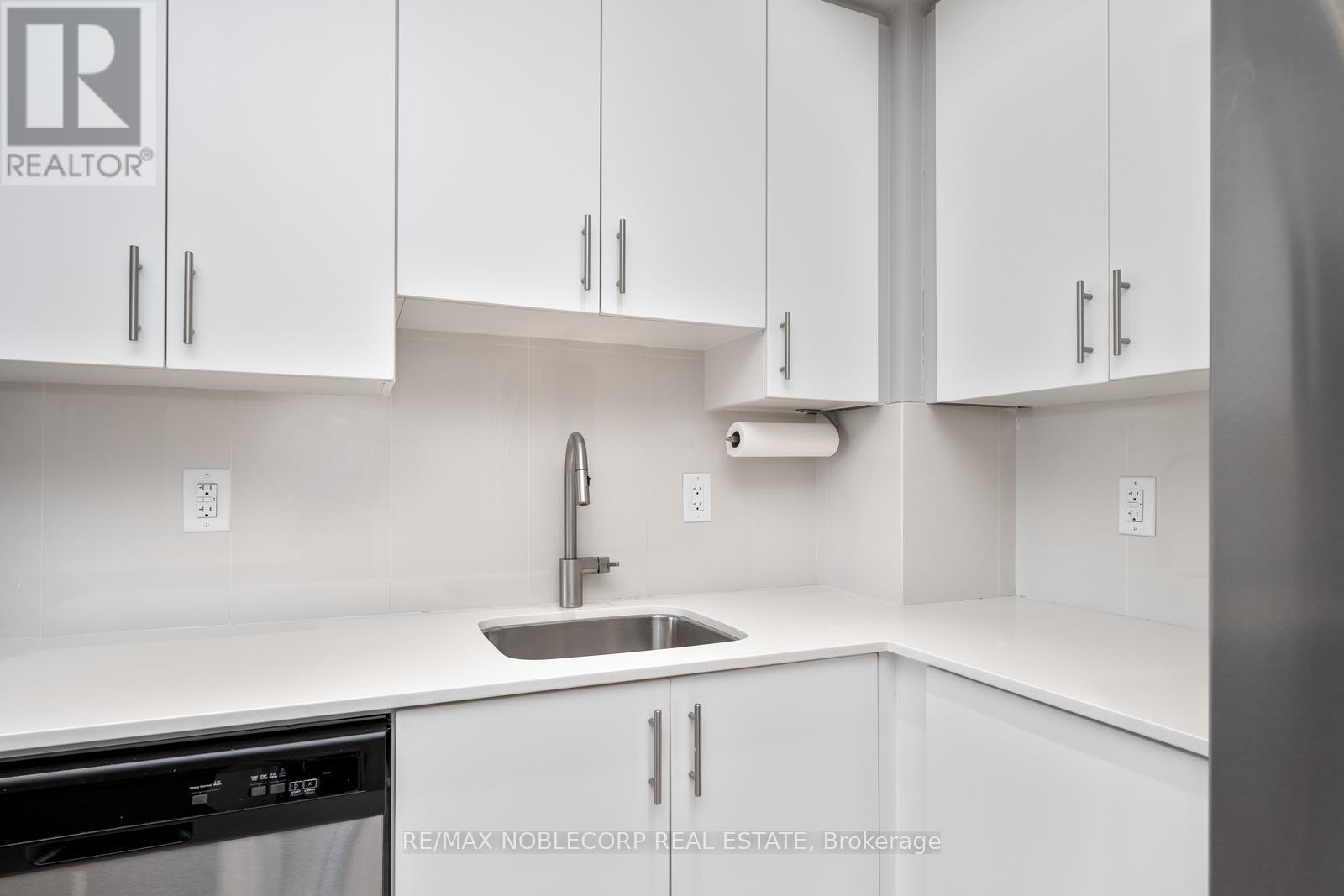 1706 - 3700 Highway 7 Road, Vaughan (Vaughan Corporate Centre), Ontario  L4L 1A6 - Photo 14 - N12934012