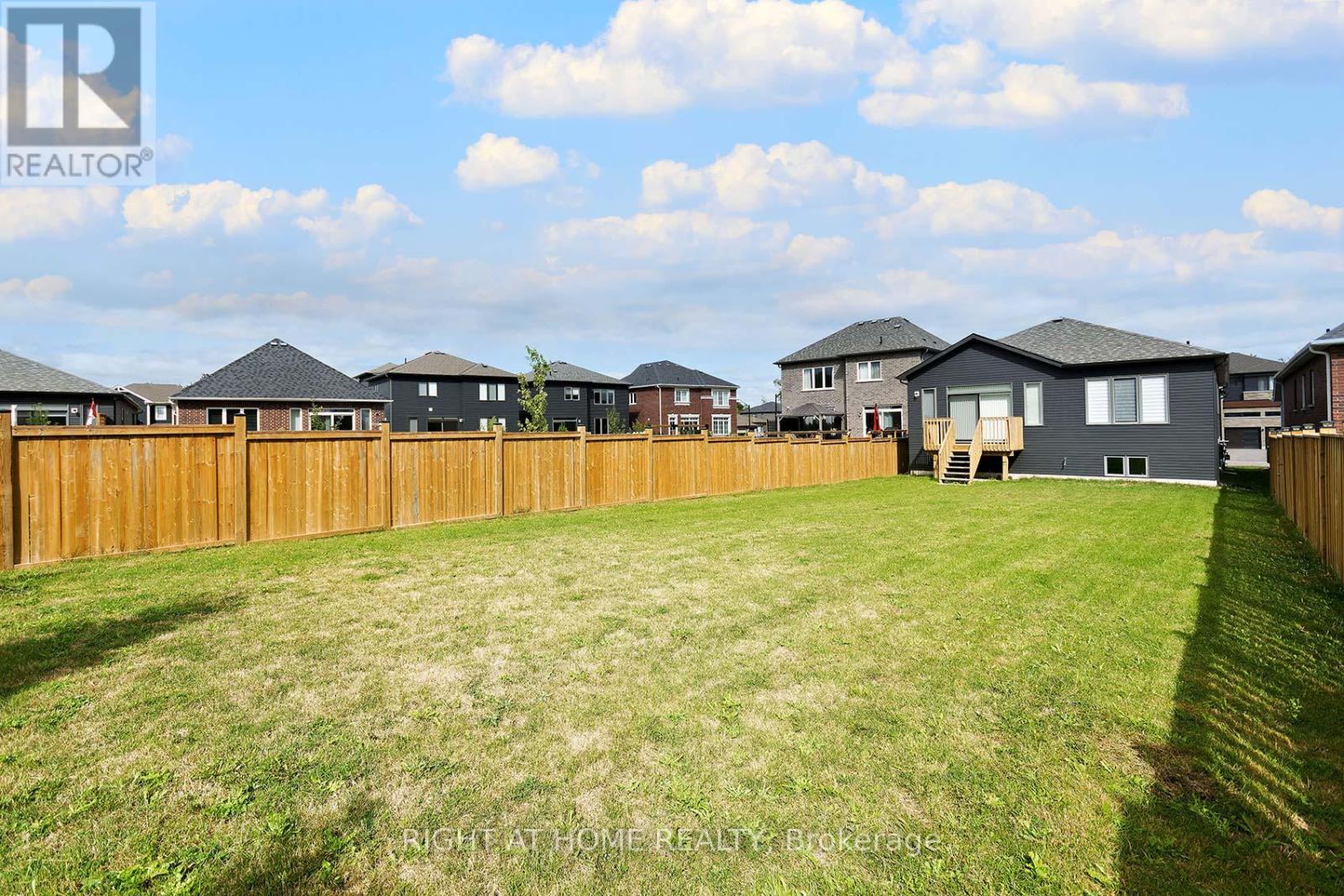 49 Simona Avenue, Wasaga Beach, Ontario  L9Z 0L3 - Photo 31 - S12934064