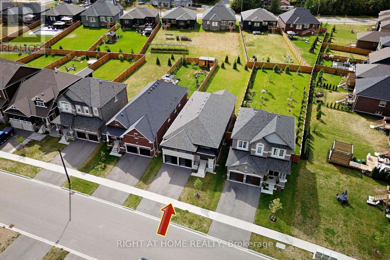 49 Simona Avenue, Wasaga Beach, Ontario  L9Z 0L3 - Photo 4 - S12934064