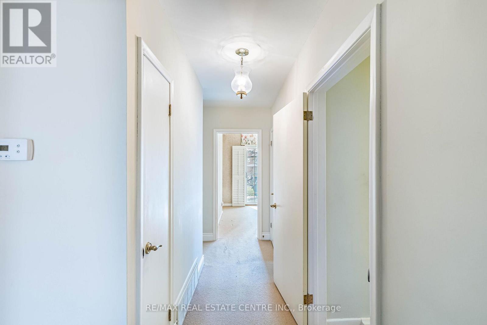 39 Bradstock Road, Toronto, Ontario  M9M 1M9 - Photo 11 - W12933986