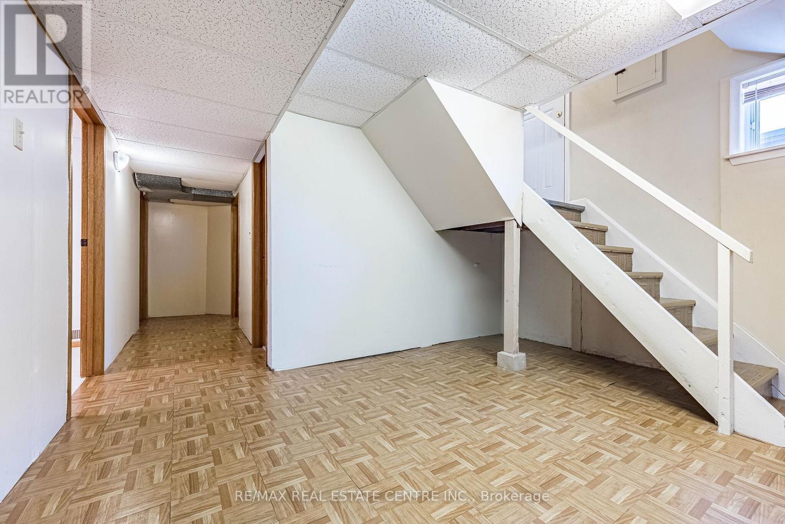 39 Bradstock Road, Toronto, Ontario  M9M 1M9 - Photo 22 - W12933986