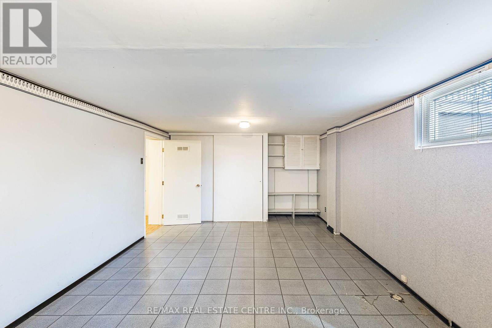 39 Bradstock Road, Toronto, Ontario  M9M 1M9 - Photo 23 - W12933986