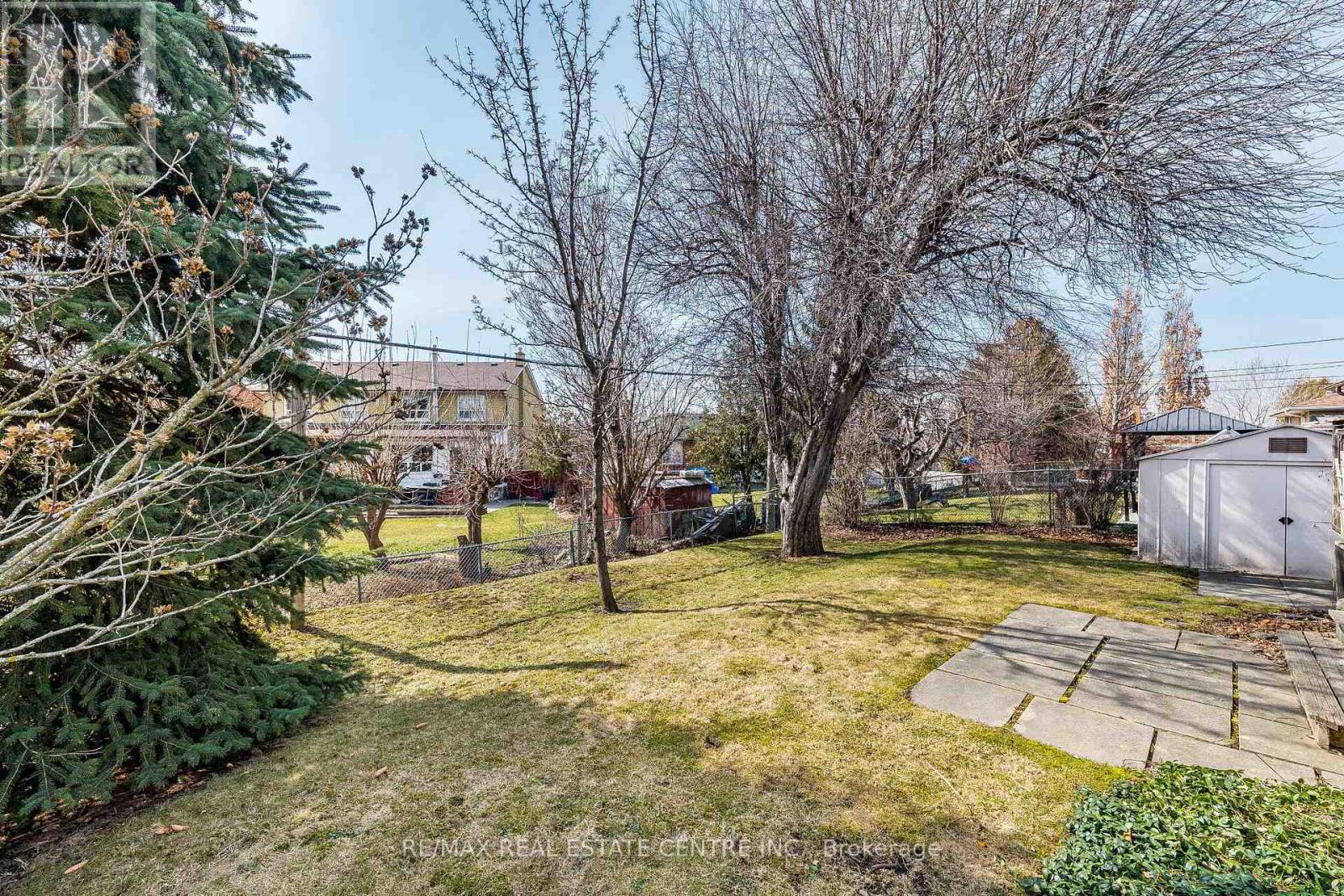 39 Bradstock Road, Toronto, Ontario  M9M 1M9 - Photo 29 - W12933986