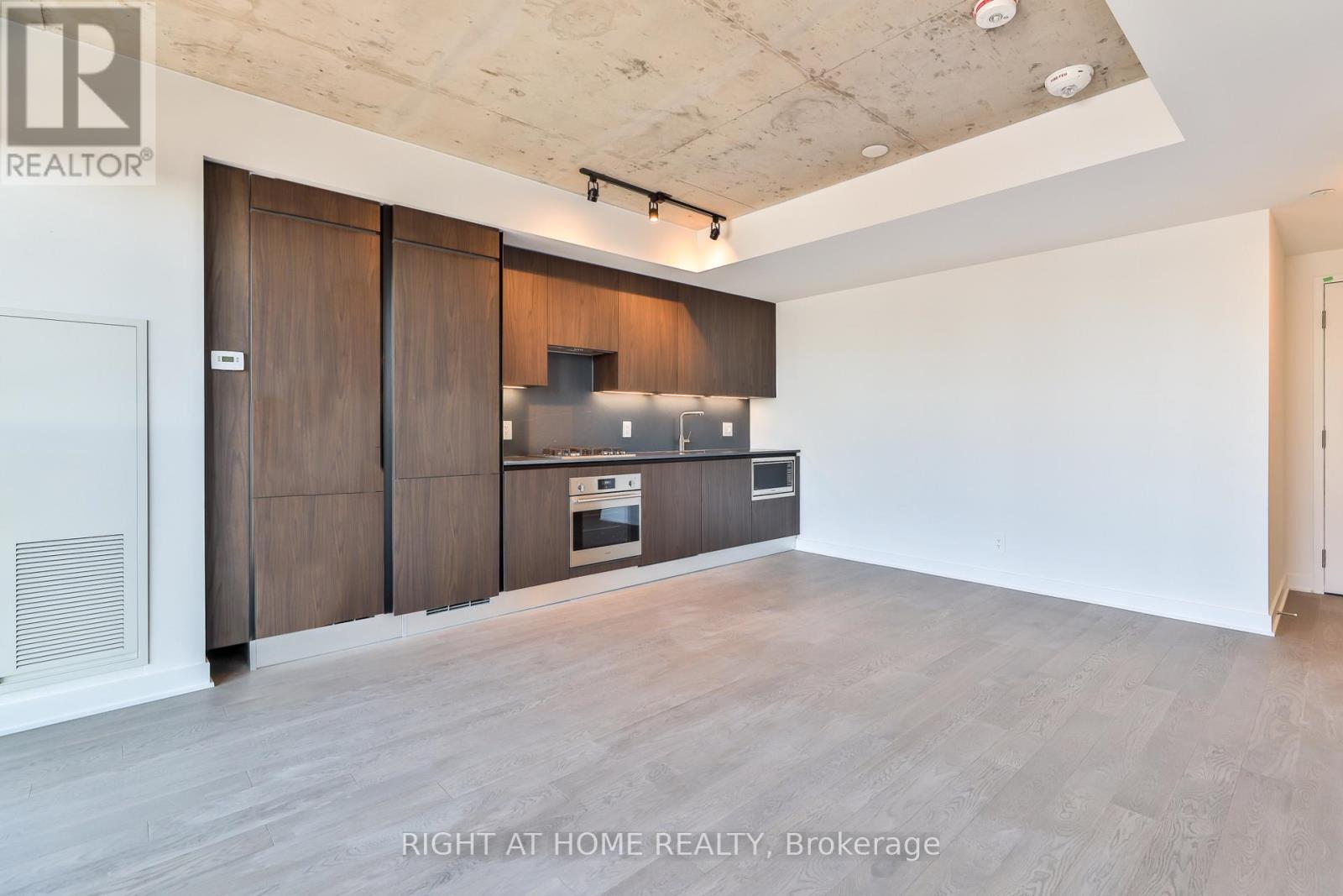 509 - 2720 Dundas Street W, Toronto (Junction Area), Ontario  M6P 1Y2 - Photo 3 - W12933992