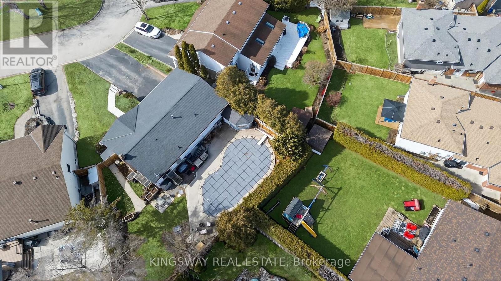 602 Clare Place S, Burlington, Ontario  L7L 4Z7 - Photo 44 - W12933994