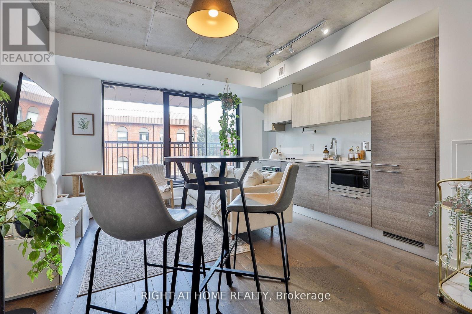 314 - 530 INDIAN GROVE, Toronto, Ontario