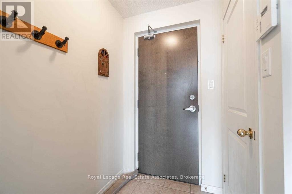 1804 - 9 George Street N, Brampton, Ontario  L6X 0T6 - Photo 4 - W12934006